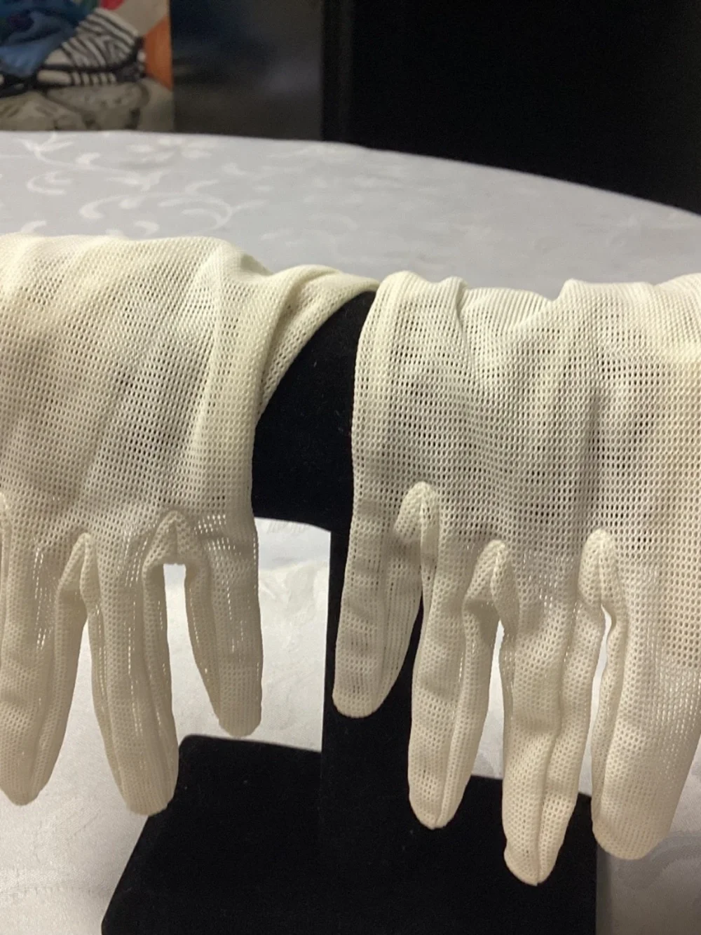 PARIS DESIGNED    vintage gloves, very rare mesh lovely pearl at wrist 💃